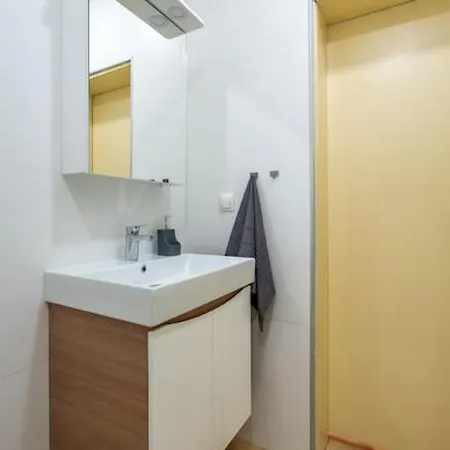 Modern And Calm 2bdrm In Centre * Sofia