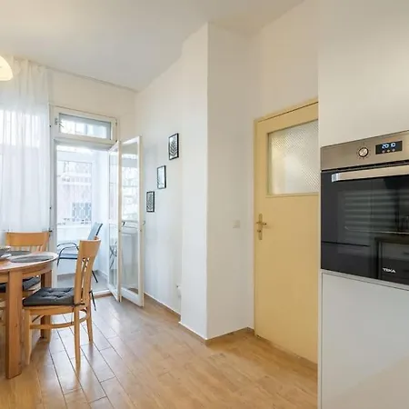 Modern And Calm 2bdrm In Centre Apartment Sofia