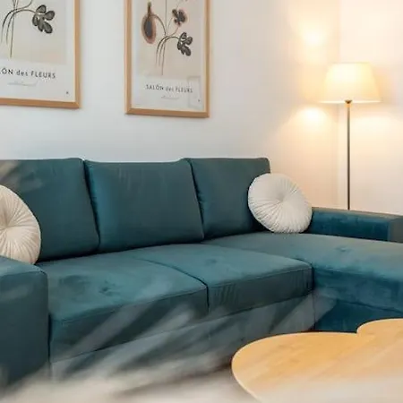 Modern And Calm 2bdrm In Centre Apartment Sofia