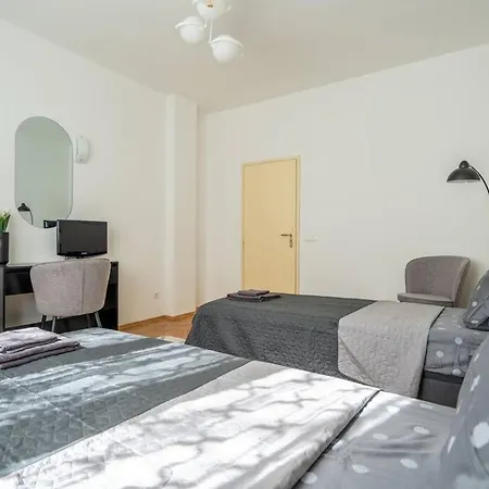 Modern And Calm 2bdrm In Centre * Sofia