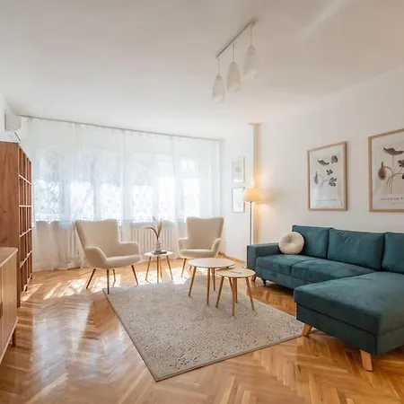 Apartment Modern And Calm 2bdrm In Centre *