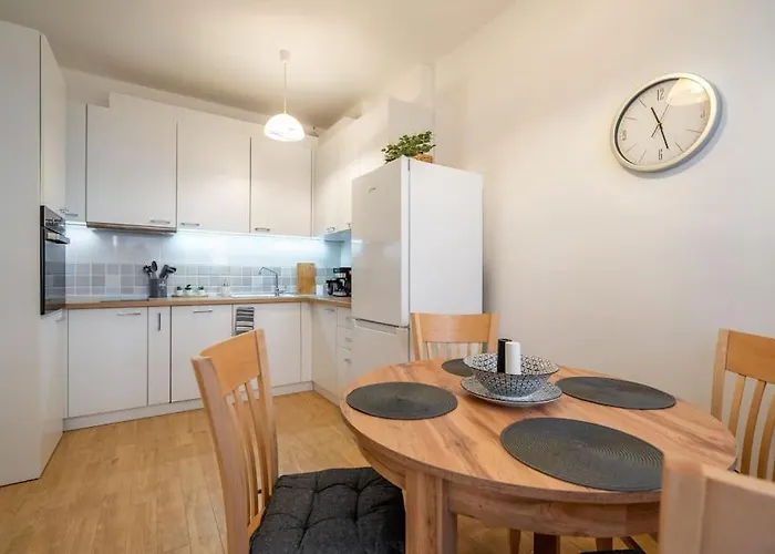 Modern And Calm 2bdrm In Centre アパート