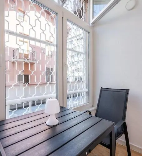 アパート Modern And Calm 2bdrm In Centre