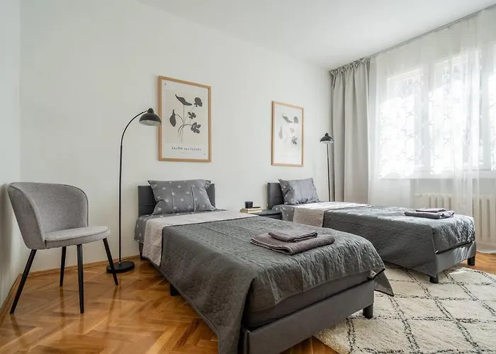 Modern And Calm 2bdrm In Centre アパート ソフィア