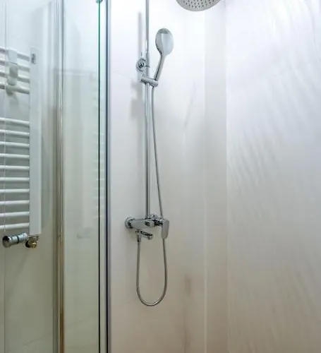 Modern And Calm 2bdrm In Centre