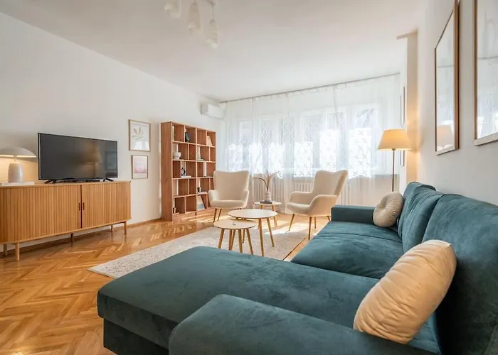 Modern And Calm 2bdrm In Centre アパート