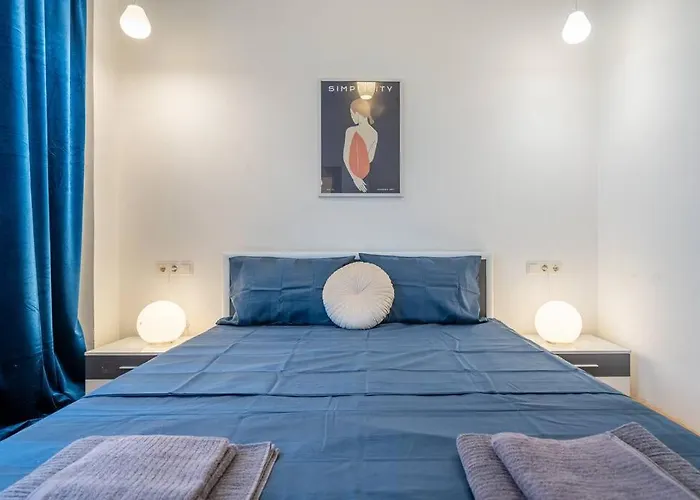 Modern And Calm 2bdrm In Centre