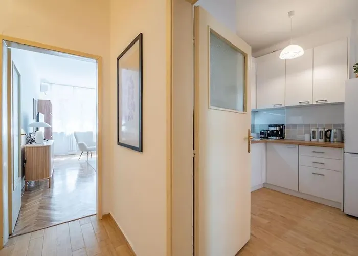 Modern And Calm 2bdrm In Centre アパート