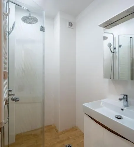 アパート Modern And Calm 2bdrm In Centre *