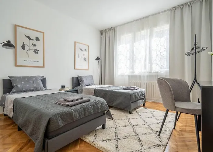 Modern And Calm 2bdrm In Centre アパート *