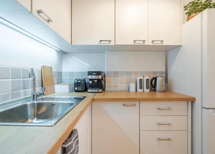 Modern And Calm 2bdrm In Centre アパート