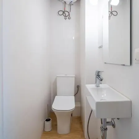 דירה Modern And Calm 2bdrm In Centre